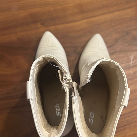 Mini Cow Boy Boots - Picture 4 of 5